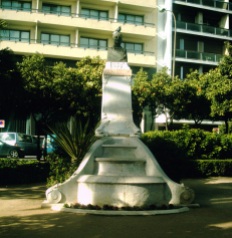 Statue in the inner section of the park, western end.